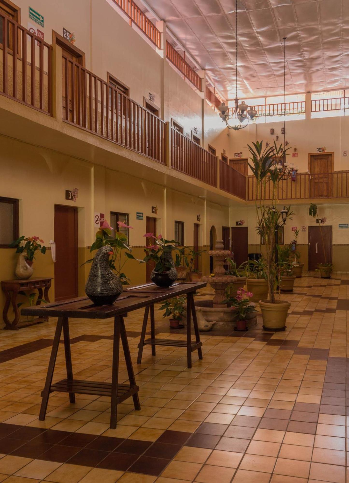 Hotel Cervantino Tapachula Kültér fotó