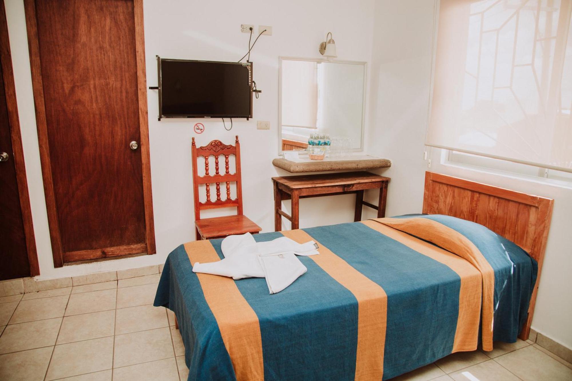 Hotel Cervantino Tapachula Kültér fotó