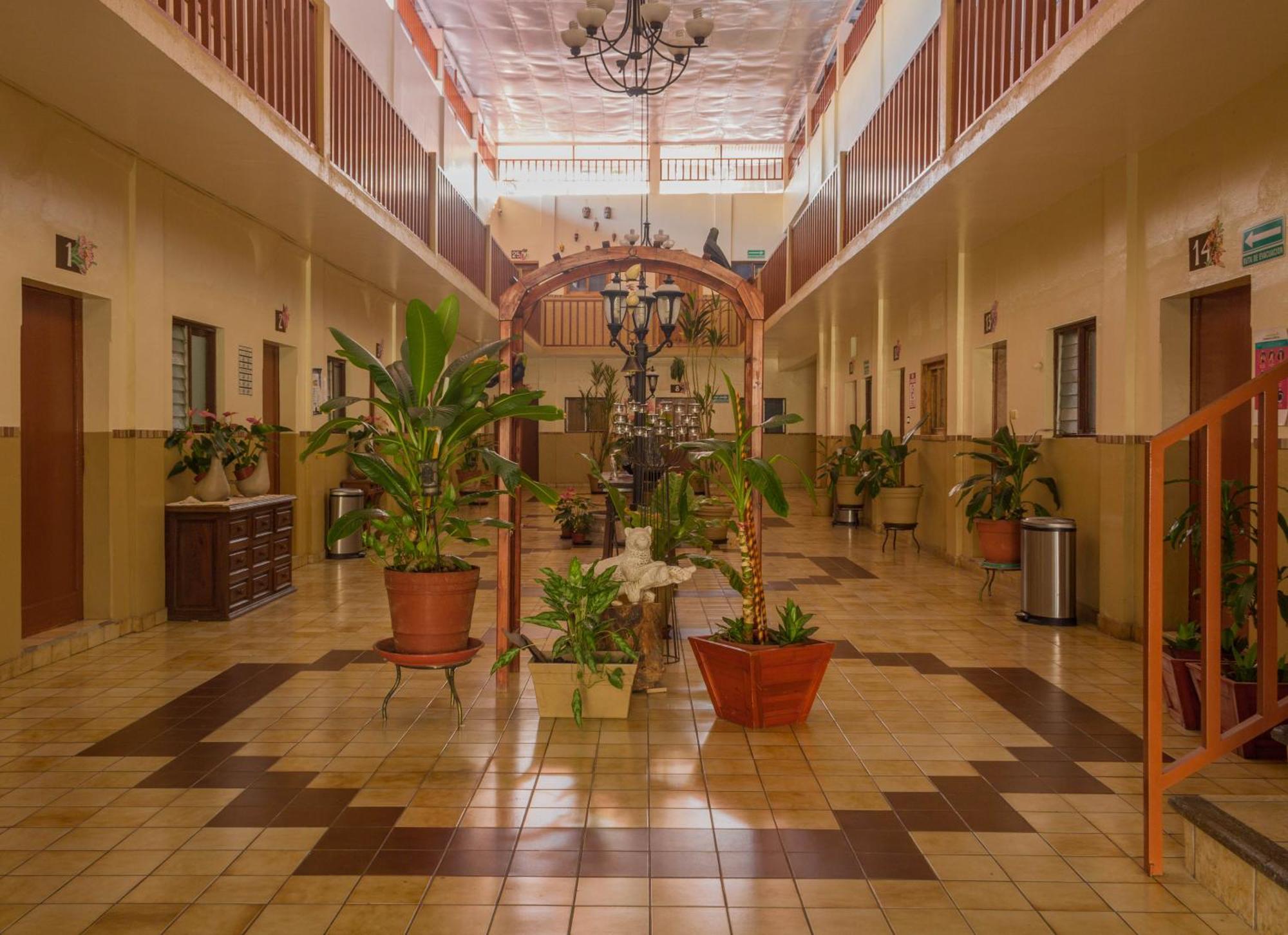 Hotel Cervantino Tapachula Kültér fotó