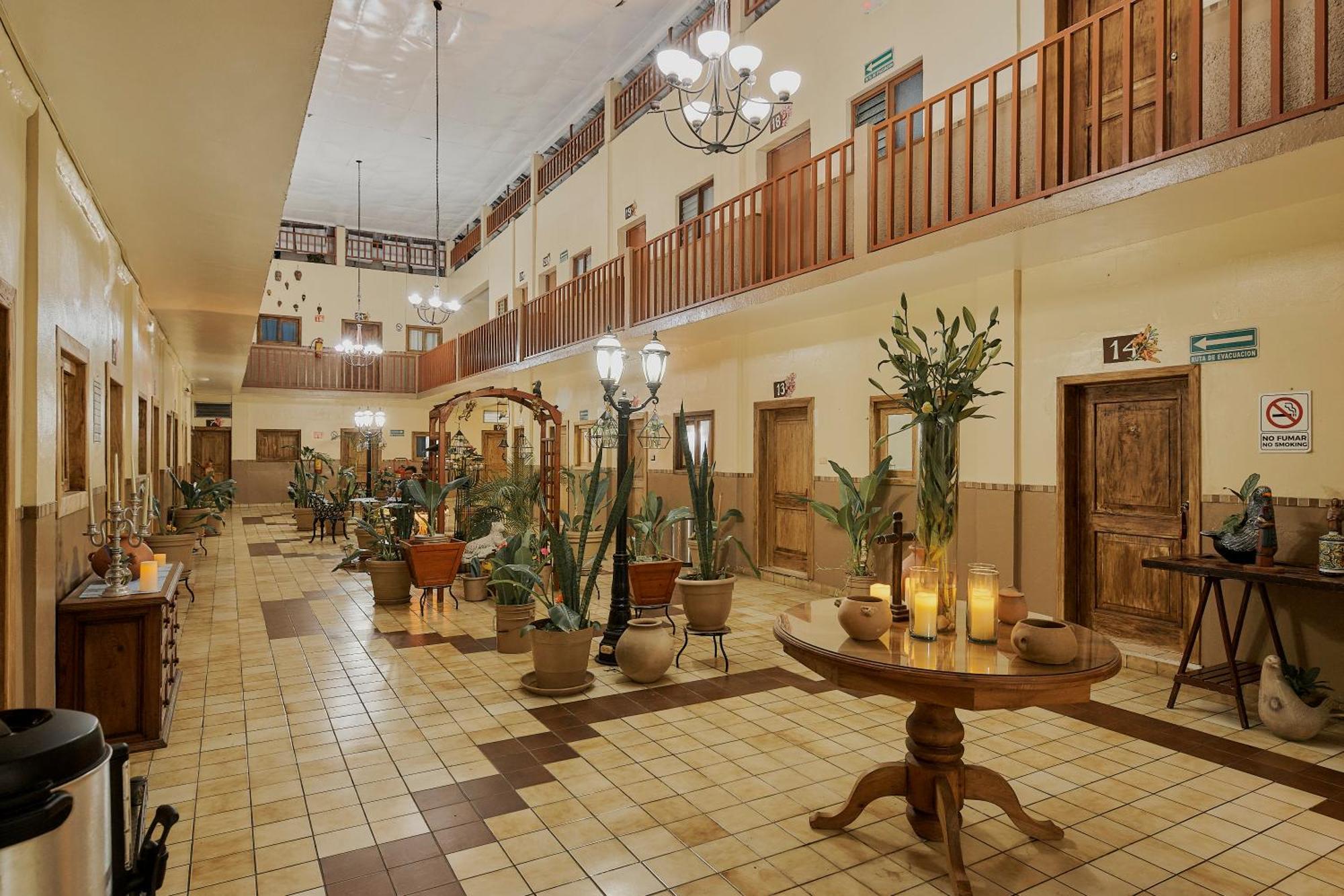 Hotel Cervantino Tapachula Kültér fotó
