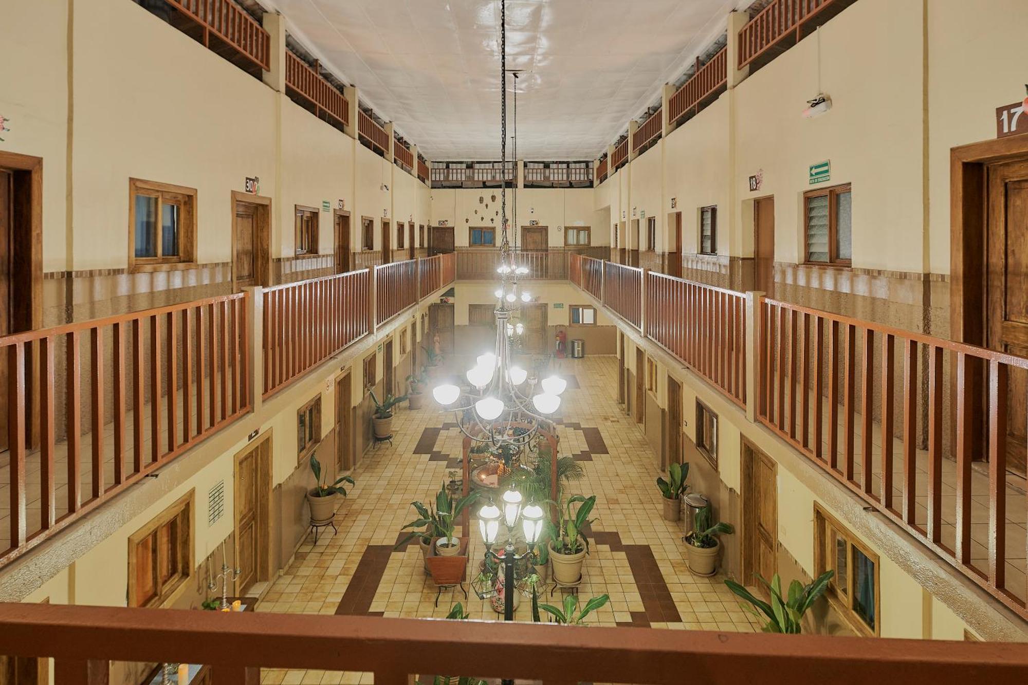 Hotel Cervantino Tapachula Kültér fotó