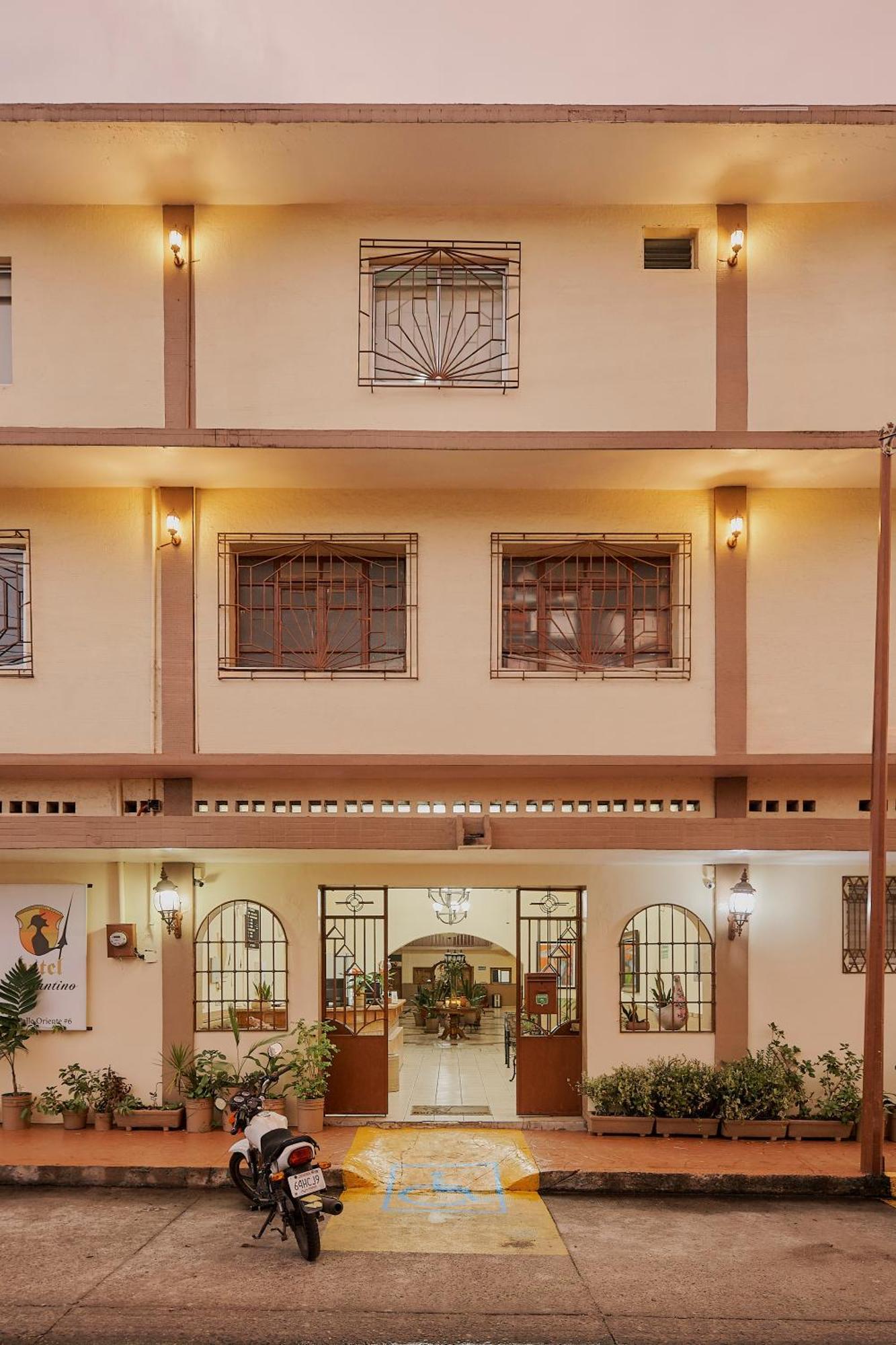 Hotel Cervantino Tapachula Kültér fotó