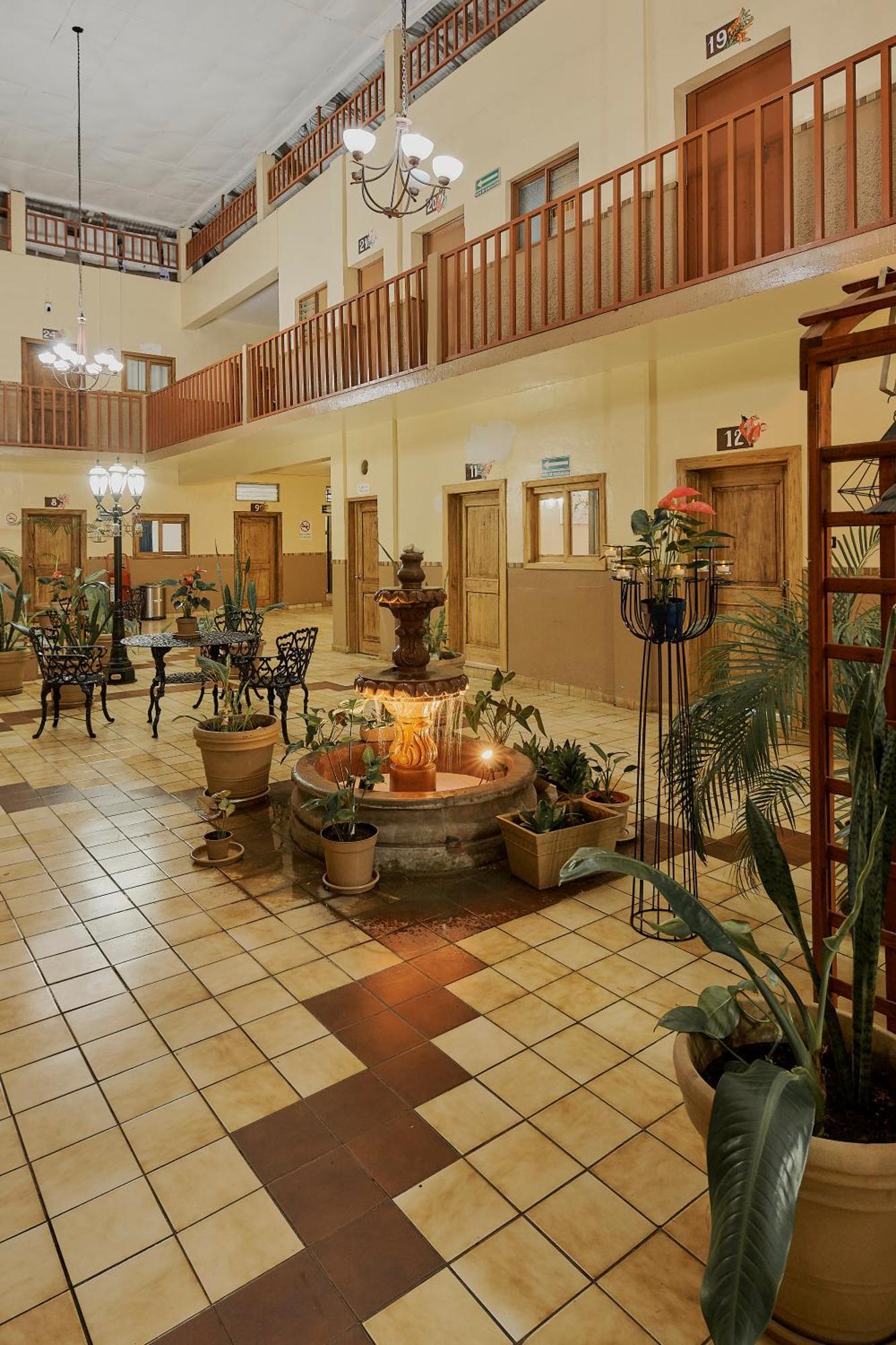 Hotel Cervantino Tapachula Kültér fotó