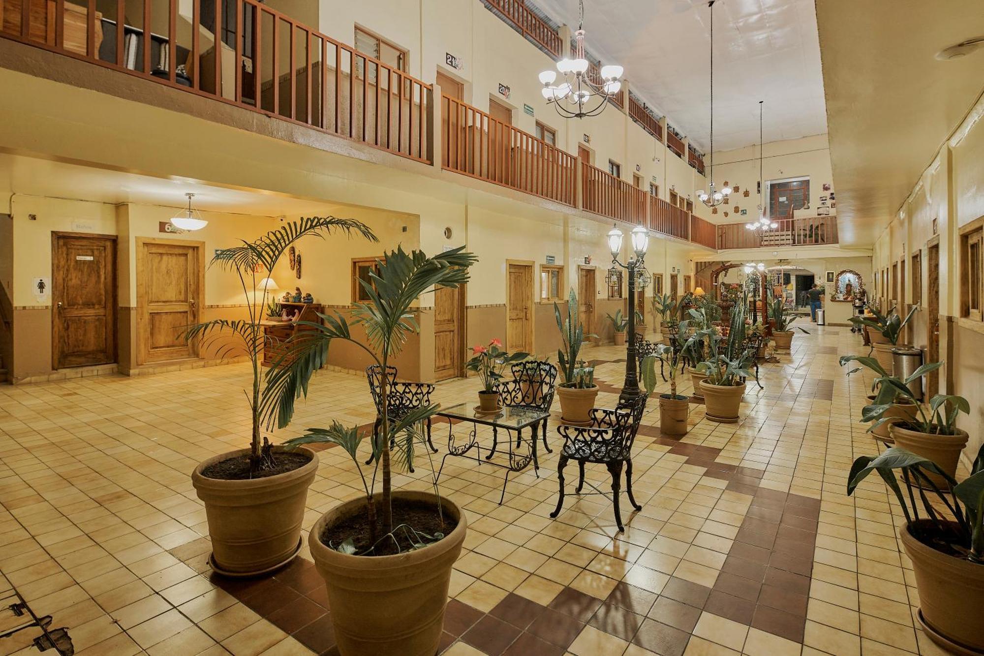 Hotel Cervantino Tapachula Kültér fotó