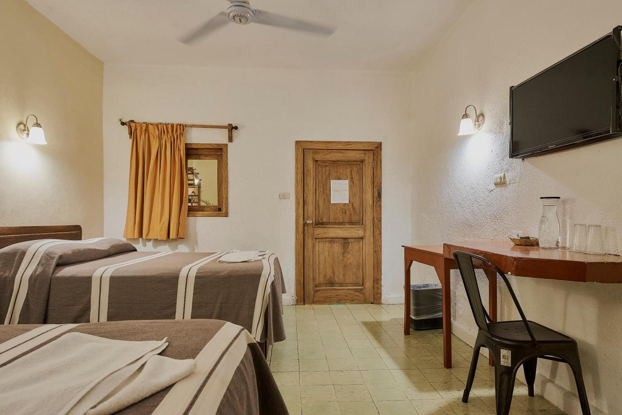 Hotel Cervantino Tapachula Kültér fotó