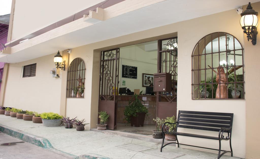 Hotel Cervantino Tapachula Kültér fotó
